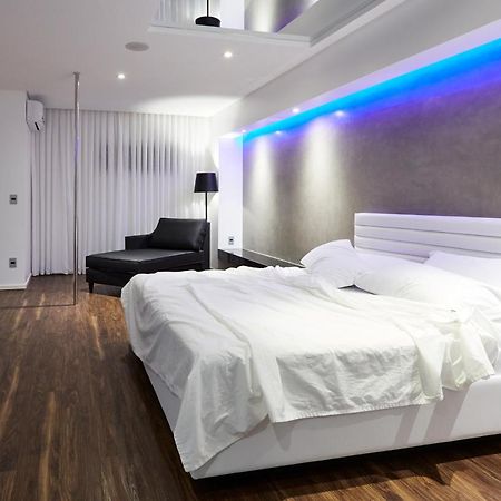 Luv Motel 주앵빌 외부 사진